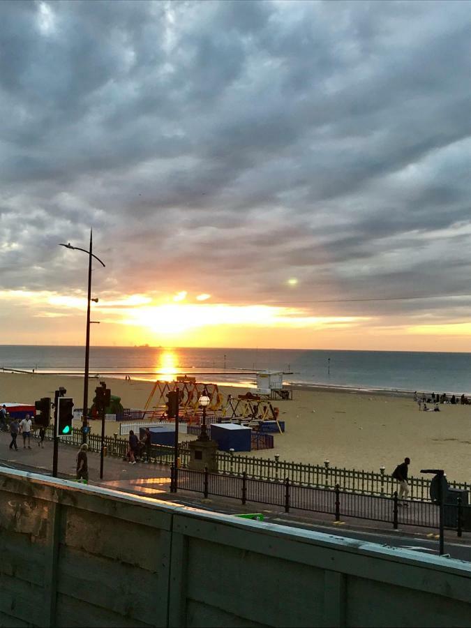 The Dreamland Apartment - Margate Beach - By Goldex Coastal Breaks Luaran gambar